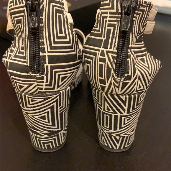 High heels - Picture 3 of 3